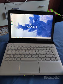 Sony vaio 8 GB RAM e SSD da 550 GB batteria nuova