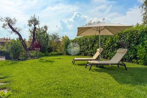 VILLA A SCHIERA D'ANGOLO A BARDOLINO