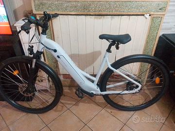 bicicletta a pedalata assistita rock rider bianca 