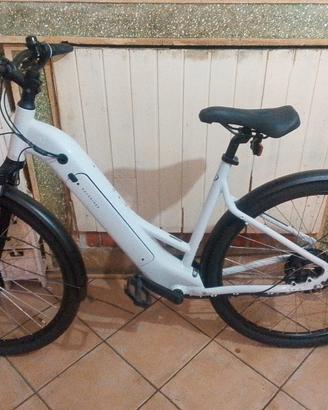 bicicletta a pedalata assistita rock rider bianca 