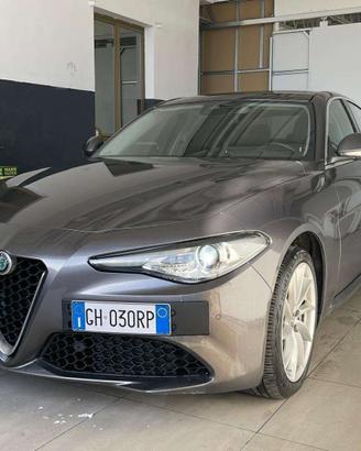 Alfa Romeo Giulia 2.2 t Q4 190cv awd auto tetto p