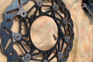 DISCHI FRENO ANTERIORI BRAKING PER YAMAHA R6