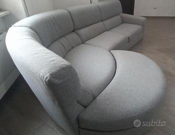 Grande divano poltrone e sofà