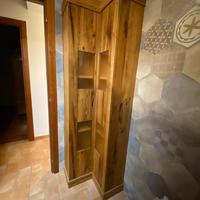 armadietto angolare in rovere vecchio con vetro