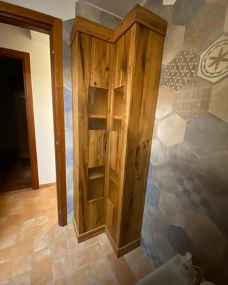 armadietto angolare in rovere vecchio con vetro