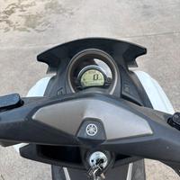 Scooter nmax 125