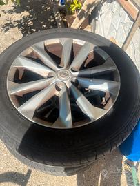 Cerchi piu gomme nissan