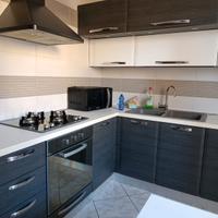 Cucina angolare Lube in buone condizioni