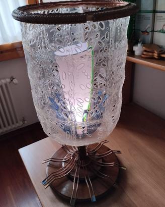 LAMPADA ARTISTICA CON MATERIALI DI RECUPERO
