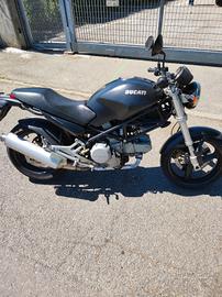 Ducati Monster 600 dark