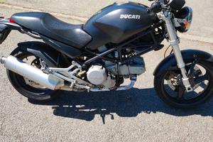 Ducati Monster 600 dark