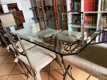 Tavolo in cristallo in ferro battuto e n. 6sedute
