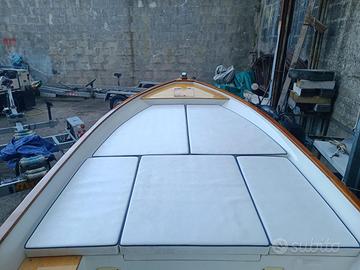 Barca in vetroresina con motore