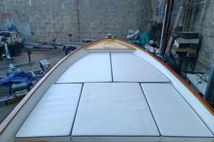 Barca in vetroresina con motore