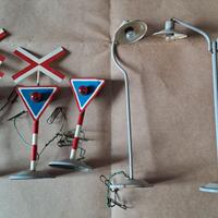 Segnaletica per trenini in latta anni '40-'50