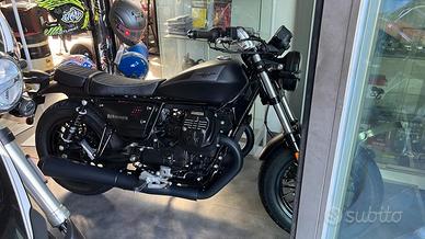 moto Guzzi v9 bobber