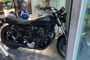 moto Guzzi v9 bobber