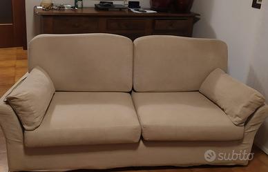 Coppia di divani artigianali