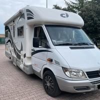 Camper semintegrale mercedes