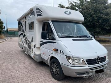 Camper semintegrale mercedes