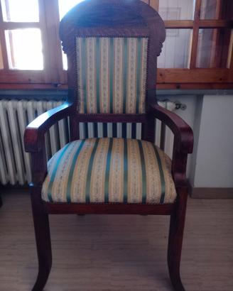 2 poltrone in stile antico