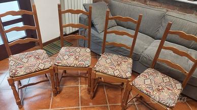 4 sedie in legno molto comode