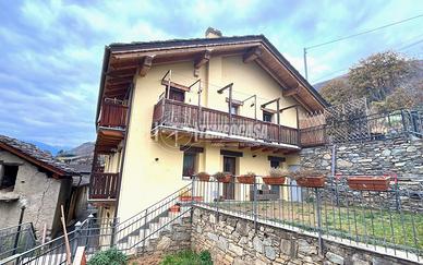 QUADRILOCALE A QUART