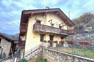 QUADRILOCALE A QUART