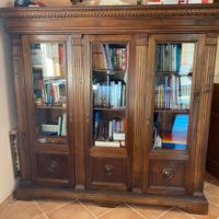 Set di due librerie e tavolo in legno massello