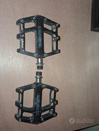 pedali exustar flat