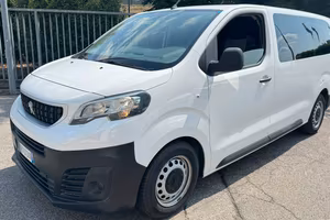Peugeot Traveller 9 posti