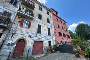 4 LOCALI A MONTE COMPATRI