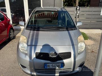Toyota Yaris 1.0 5 porte Sol