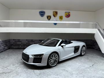 Audi r8 1/18 i-scale