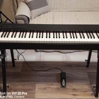 ROLAND F20 DIGITAL PIANO