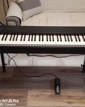 ROLAND F20 DIGITAL PIANO