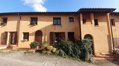 Immobile in asta di 120 m² con più di 5 locali a S