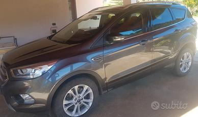 Ford Kuga  – SUV Affidabile