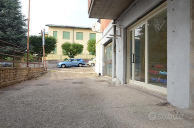 NEGOZIO A TIVOLI