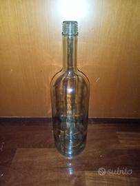 Bottiglioni vetro 1,5 litri trasparente.