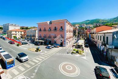 2 LOCALI A PAOLA