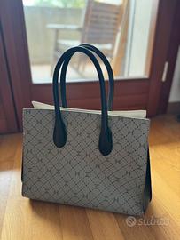 Birsa Carpisa elegante