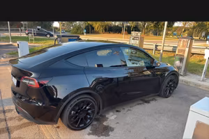 Tesla model Y rwd