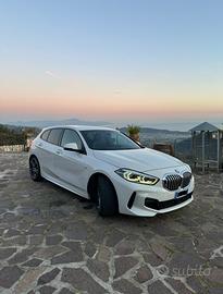 BMW Serie 1 F40 116 d anno 2019