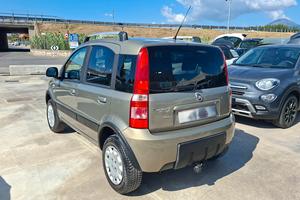 Fiat Panda 1.2 4x4 con gancio traino
