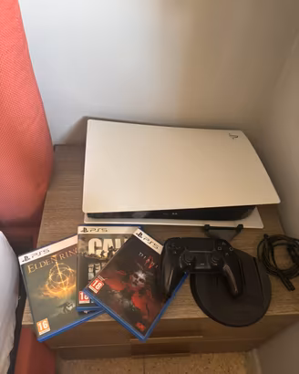Playstation 5 da 1TB, con accessori vari.