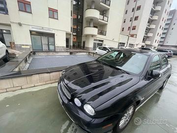 JAGUAR X-TIPE  RESTLING 2008