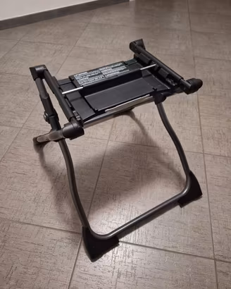 Peg Perego stand bassinet 