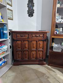 Mobile antico con lettino integrato