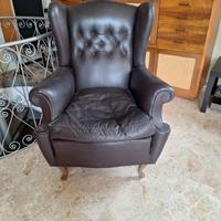 Poltrona  stile Chesterfield pelle testa di moro